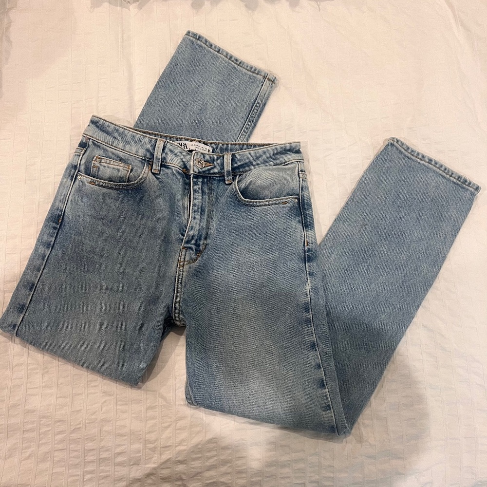 Zara straight jeans in a size 4